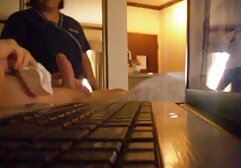 Blondynka masturbuje się w filmy online sex za darmo domu swojego sąsiada.